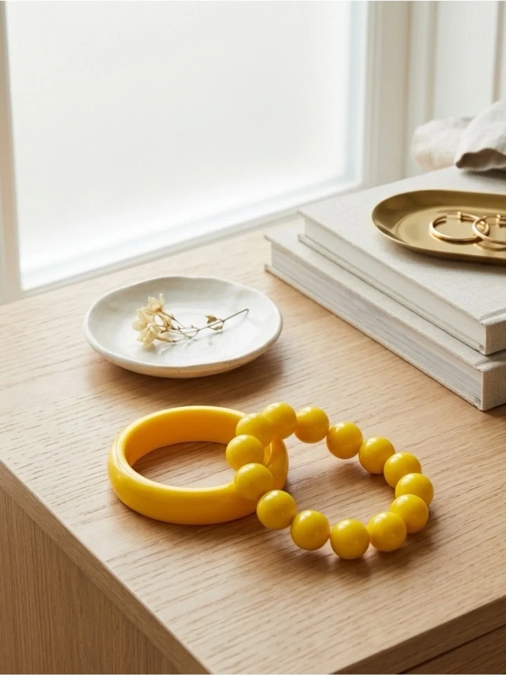 Yellow Resin Bangle and Beaded Stretch Bracelet Set Fashion Jewelry